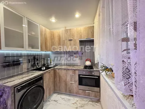 3-комнатная квартира: Тюмень, улица Республики, 158 (57 м)