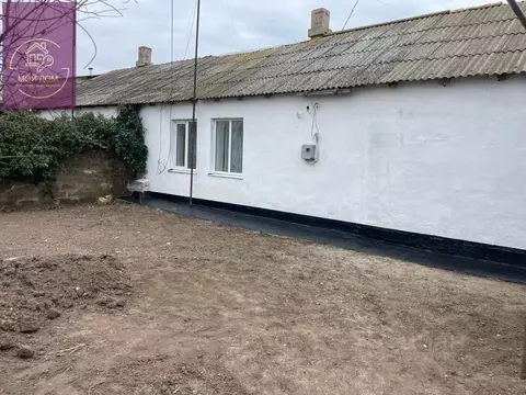 Дом в Крым, Черноморский район, Далековское с/пос, с. Зоряное ул. ...