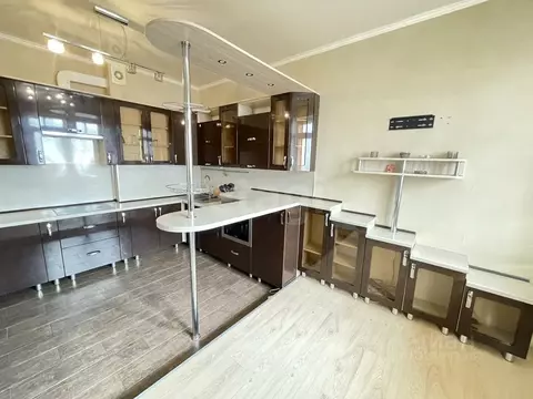 2-к кв. Курская область, Курск просп. Вячеслава Клыкова, 60 (79.1 м)