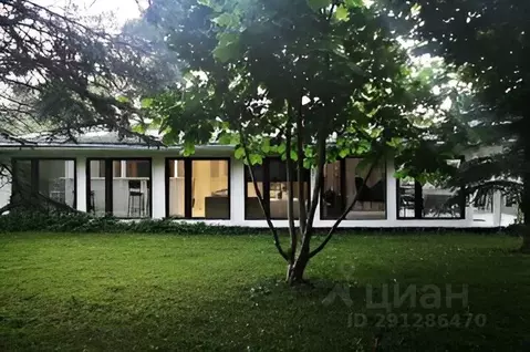 Дом в Ленинградская область, Выборгский район, Первомайское с/пос, д. ...