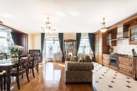 1-к кв. Псковская область, Псков Советская наб., 4 (90.0 м)