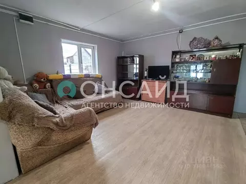 Дом в Бурятия, Иволгинский район, Сотниковское с/пос, с. Сотниково ул. ...