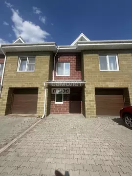 Таунхаус в Свердловская область, Каменск-Уральский Старый Каменск мкр, ...