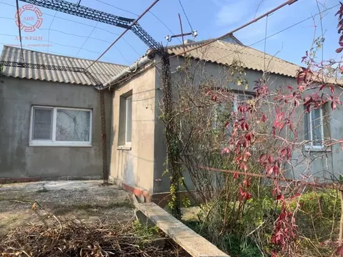 Дом в Крым, Ленинский район, Заветненское с/пос, с. Заветное ул. ...