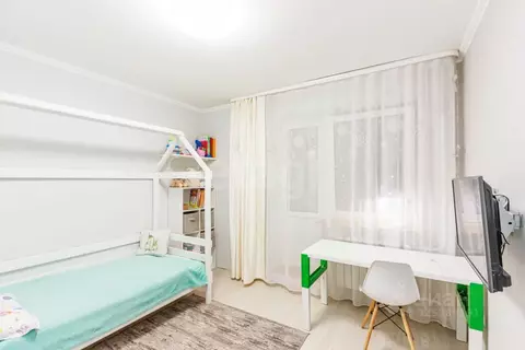 1-к кв. Тюменская область, Тюмень проезд Ямбургский, 3 (42.6 м)