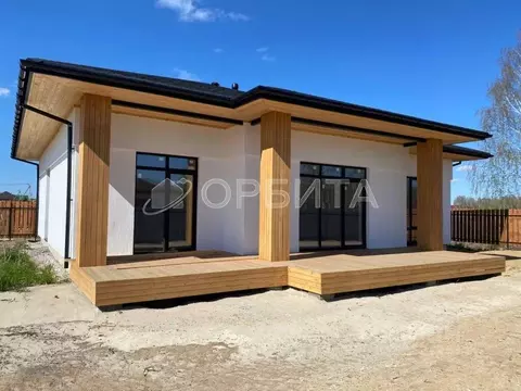 Дом в Тюменская область, Тюменский район, д. Зубарева Центральная ул. ...