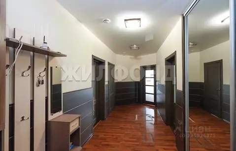 Дом в Новосибирская область, Новосибирск Арктическая ул. (221 м)