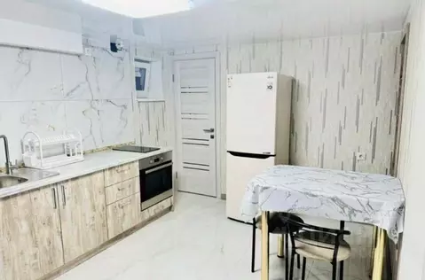 1-к кв. Крым, Симферополь ул. Аметхан Султан, 27 (45.0 м)