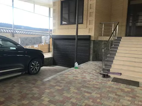 6-комнатная квартира: Армавир, улица Маяковского, 80 (389 м)