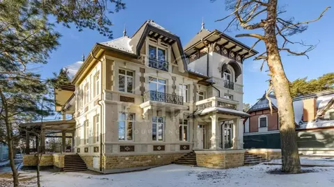 Дом в Московская область, Одинцовский городской округ, с. Жаворонки, ...