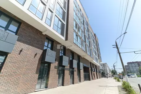 2-к кв. Алтайский край, Барнаул просп. Строителей, 18к1 (64.8 м)