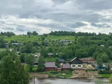 Дом в Пермский край, Губахинский муниципальный округ, Усьва рп ул. ...