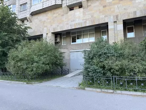 Торговая площадь в Санкт-Петербург ул. Кораблестроителей, 12к1 (204 м)