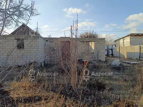 Дом в Волгоградская область, Волгоград ул. имени Менделеева (90 м)