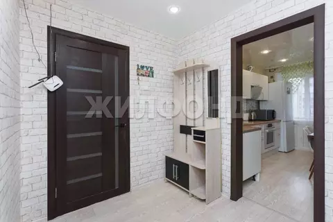 3-к кв. Новосибирская область, Бердск ул. Красная Сибирь, 110 (65.7 м)