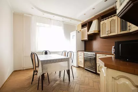 3-к кв. Московская область, Наро-Фоминск пер. Пионерский, 2 (79.0 м)