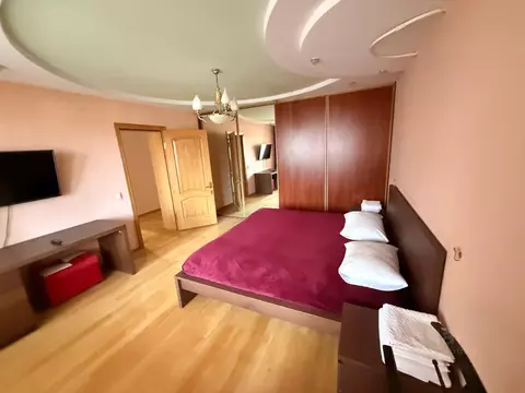 5-к кв. Чувашия, Чебоксары ул. Пирогова, 4к2 (177.2 м)