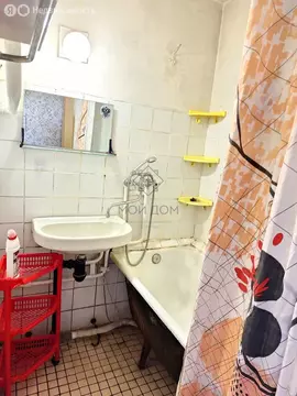 3-комнатная квартира: Москва, улица Героев Панфиловцев, 19 (48.9 м)