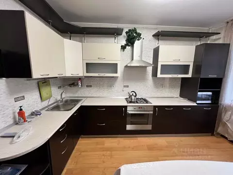 2-к кв. Татарстан, Казань просп. Альберта Камалеева, 12 (65.0 м)