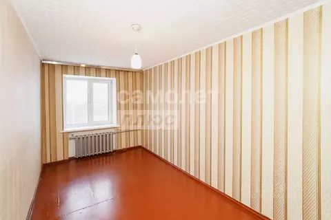 3-к кв. Омская область, Омск Городок Нефтяников мкр, ул. 1-я ...