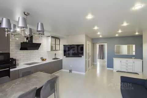 2-к кв. Тюменская область, Тюмень Кремлевская ул., 102 (65.2 м)