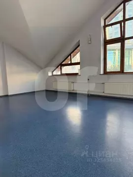 Офис в Москва Космодамианская наб., 52С1 (897 м)