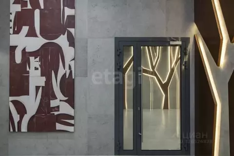 2-к кв. Тюменская область, Тюмень ул. Николая Машарова, 8 (72.2 м)