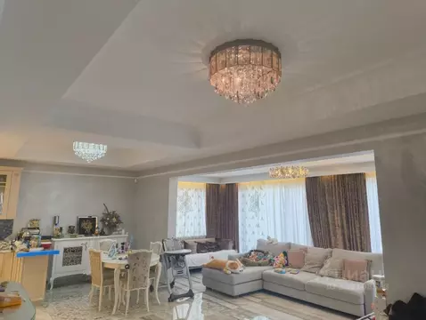 Коттедж в Московская область, Мытищи городской округ, пос. Вешки ул. ...