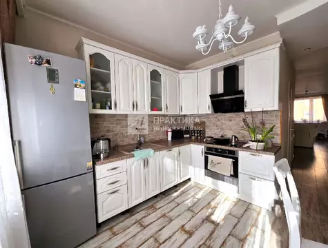 Продается 3-комнатная квартира