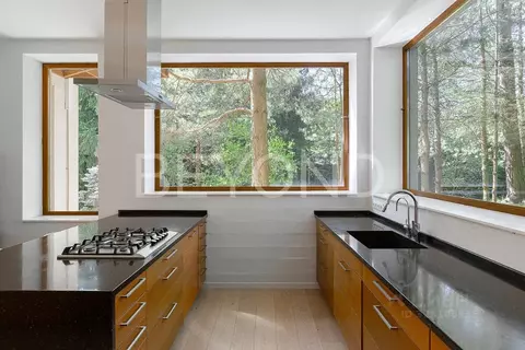 Дом в Ленинградская область, Всеволожский район, Бугровское городское ...