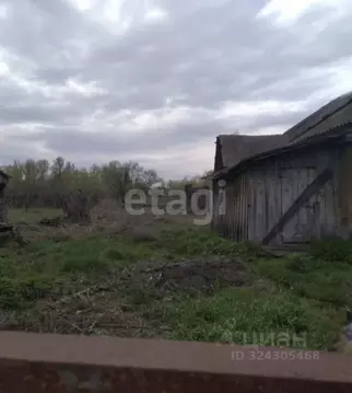 Дом в Башкортостан, Ишимбайский район, Петровский сельсовет, д. ...