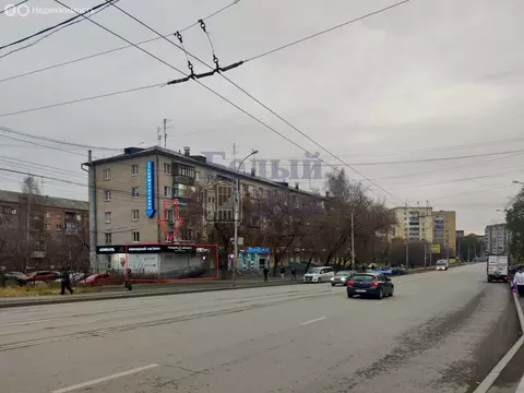 Торговая площадь (63 м)