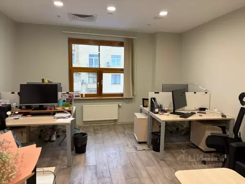 Офис в Москва Новинский бул., 3С1 (284 м)