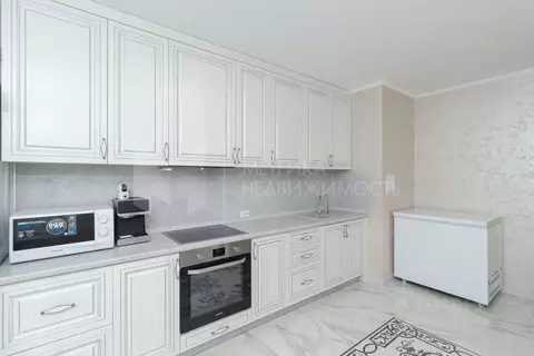 2-к кв. Тюменская область, Тюмень ул. Павла Шарова, 1к1 (67.0 м)