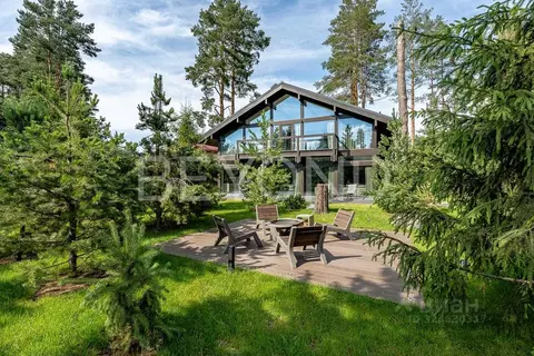 Дом в Ленинградская область, Всеволожский район, Бугровское городское ...