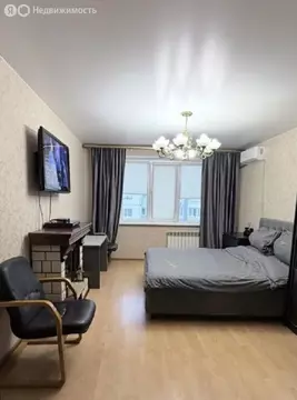 3-комнатная квартира: Энгельс, Пролетарская улица, 1 (75 м)