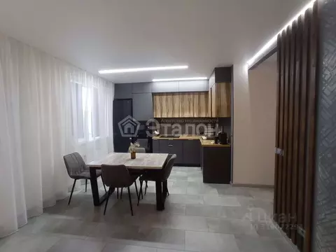 3-к кв. Волгоградская область, Волгоград ул. Гаря Хохолова, 1 (78.0 м)