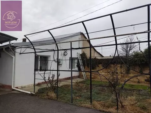 Дом в Крым, Сакский район, с. Уютное ул. Юрия Гагарина, 2 (160 м)