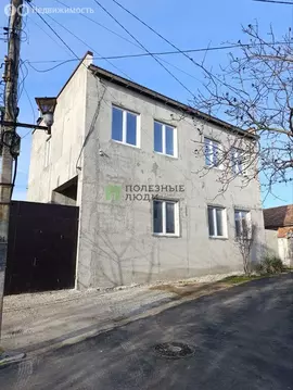 Дом в Евпатория, Русская улица, 33 (220 м)