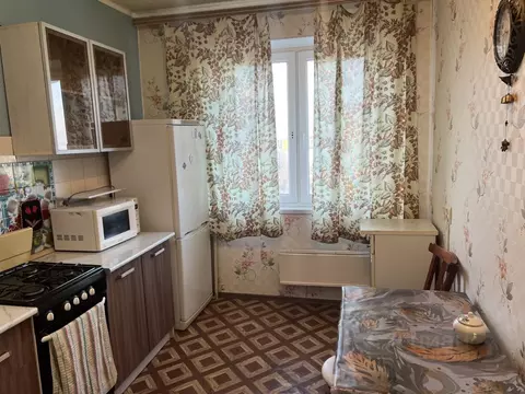 2-к кв. Волгоградская область, Волгоград ул. Елисеева, 17 (50.5 м)