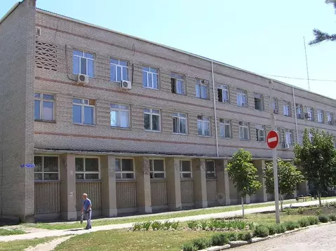 Помещение свободного назначения в Ростовская область, Зерноград ул. ...