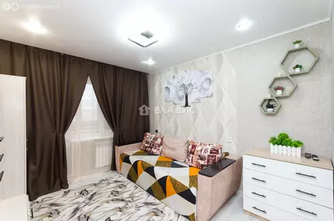 2-комнатная квартира: Тобольск, 4-й микрорайон, 18 (43.8 м)