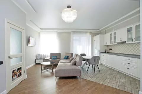 3-к кв. Омская область, Омск Старгород мкр, ул. Шукшина, 2 (96.0 м)