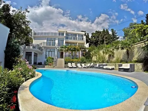 Дом в Крым, Ялта муниципальный округ, Парковое пгт  (300 м)