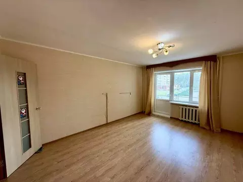 4-к кв. Свердловская область, Полевской Зеленый Бор-1 мкр, 16 (81.3 м)