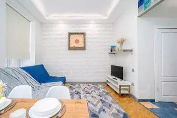 3-к кв. Санкт-Петербург ул. Моисеенко, 4 (55.0 м)