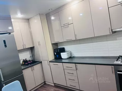 3-к кв. Омская область, Омск просп. Комарова, 27/1 (63.1 м)