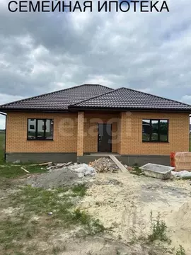 Дом в Белгородская область, Корочанский район, Мелиховское с/пос, с. ...