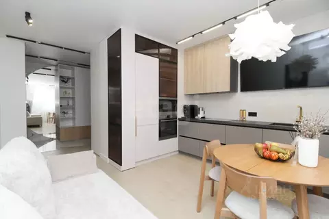 3-к кв. Красноярский край, Красноярск ул. Петра Ломако, 1А (90.0 м)