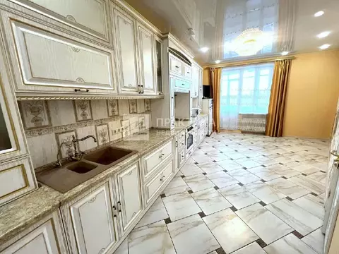 Продается 3-комнатная квартира